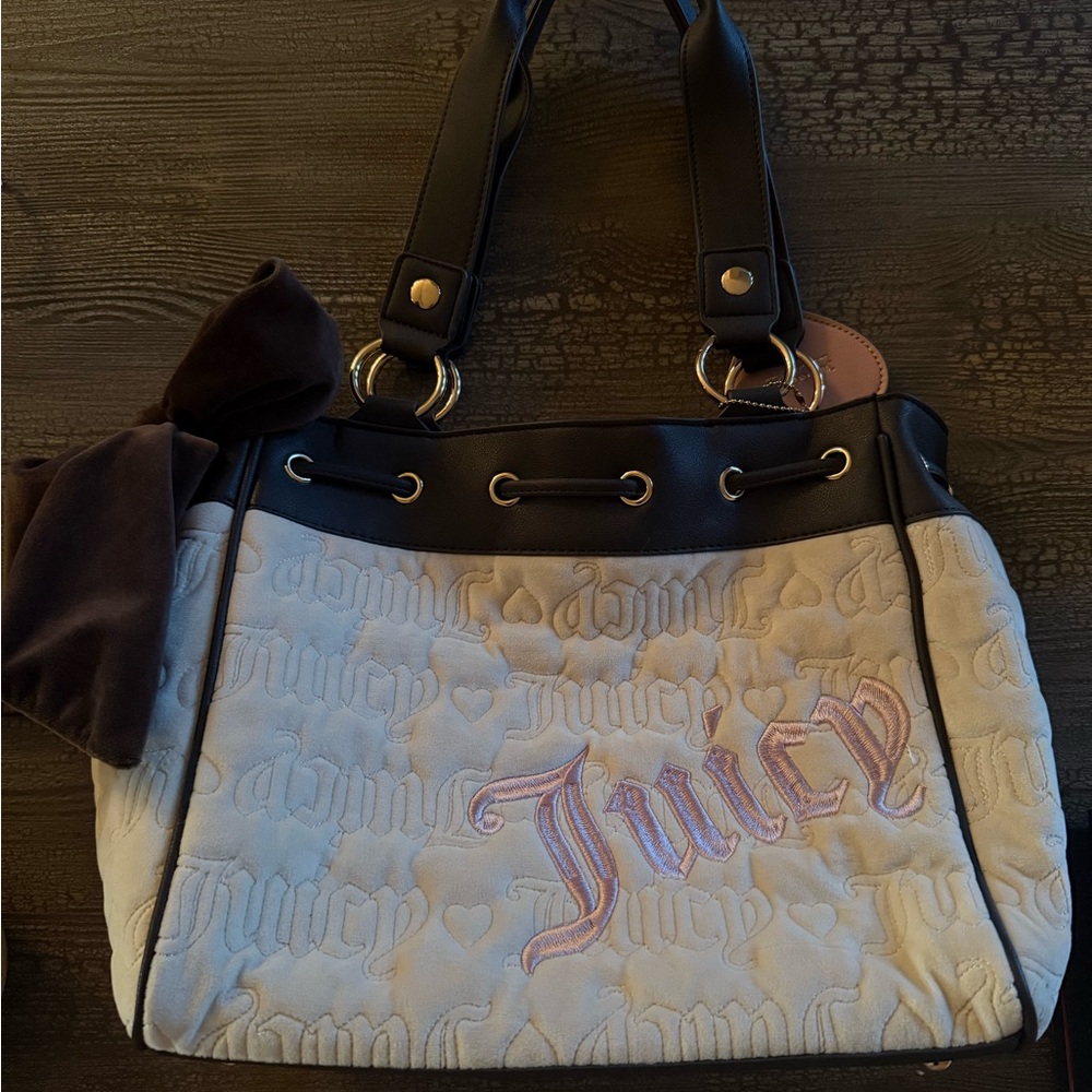 Juicy Couture Black and Cream Shoulder Bag